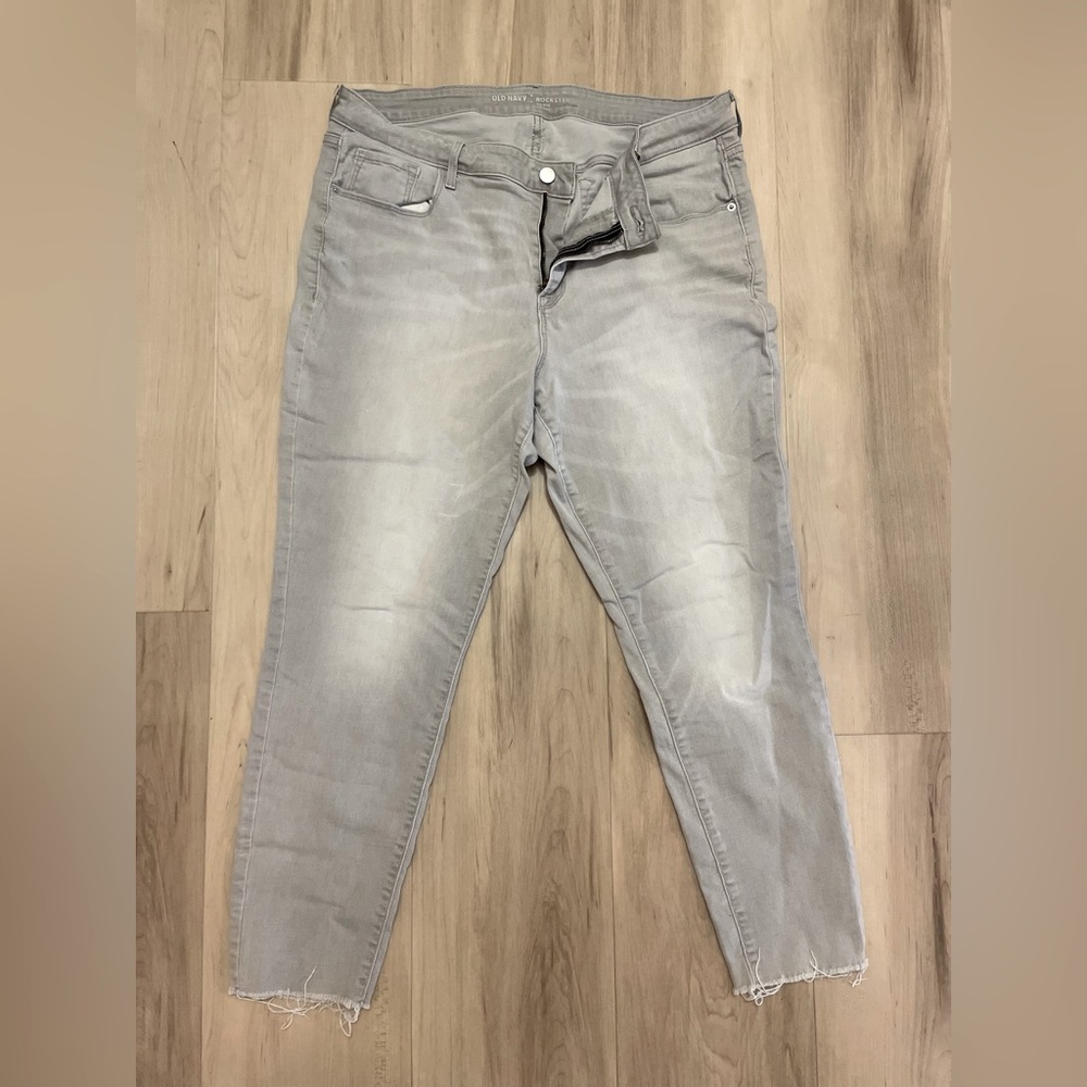 Old Navy Rockstar women’s size 16 regular.
